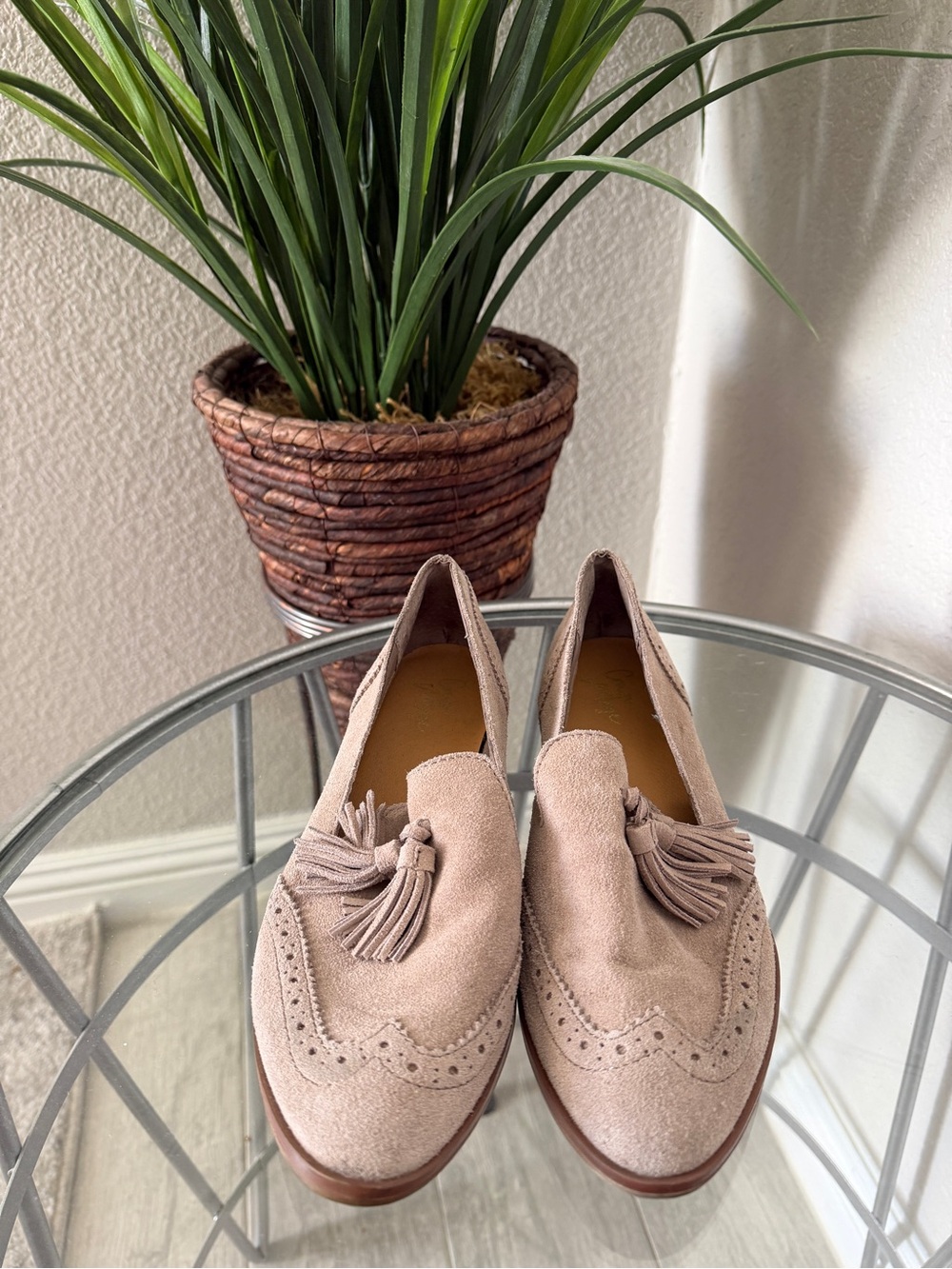 Crown Vintage Tan Taupe Suede Tassel Loafers Kiltie Flats